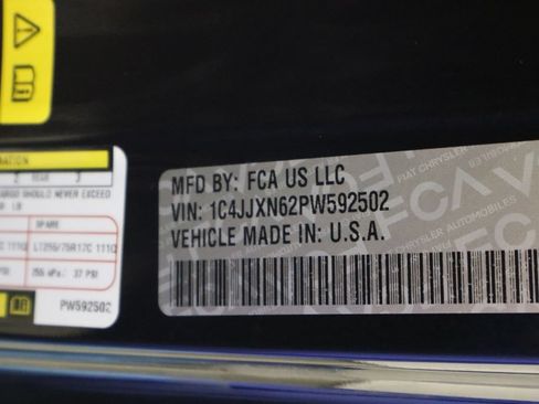 Used 2023 Jeep Wrangler Unlimited w/ Cold Weather Group AWD/4WD image 41