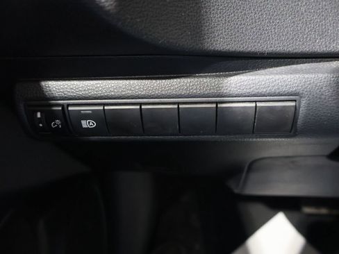 Used 2021 Toyota Corolla LE image 28