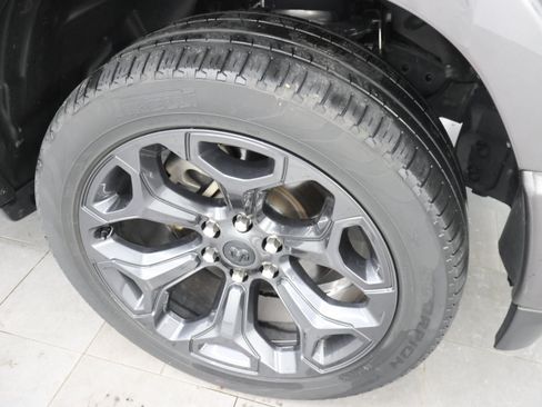 Used 2023 RAM 1500 Limited AWD/4WD image 3