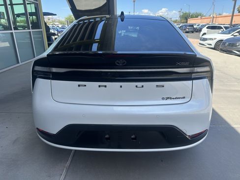 Used 2024 Toyota Prius Prime Premium FWD image 12