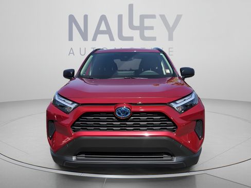 Used 2023 Toyota RAV4 LE AWD/4WD image 8