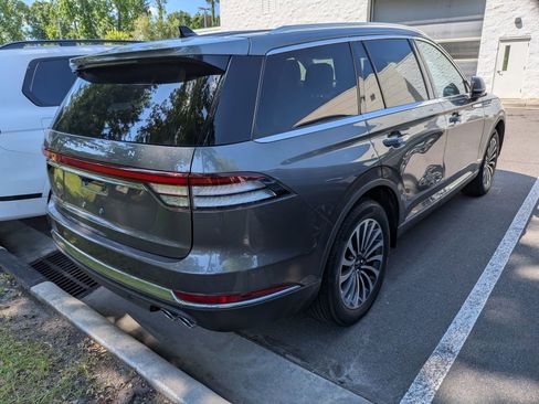 Used 2023 Lincoln Aviator AWD w/ Premium Package image 2