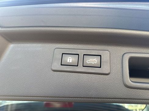 Used 2023 Subaru Forester Premium image 27