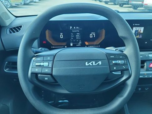 Used 2025 Kia K4 FWD image 22