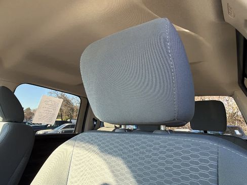 Used 2018 RAM 2500 Tradesman w/ Chrome Appearance Group image 11