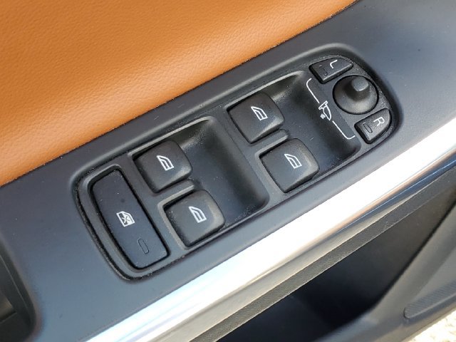 Used 2015 Volvo V60 T5 Platinum FWD image 24