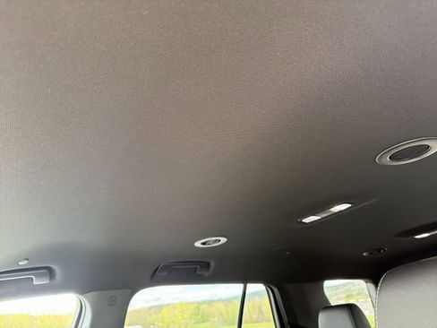 Used 2023 Chevrolet Traverse LT w/ LPO, Floor Liner Package AWD/4WD image 19