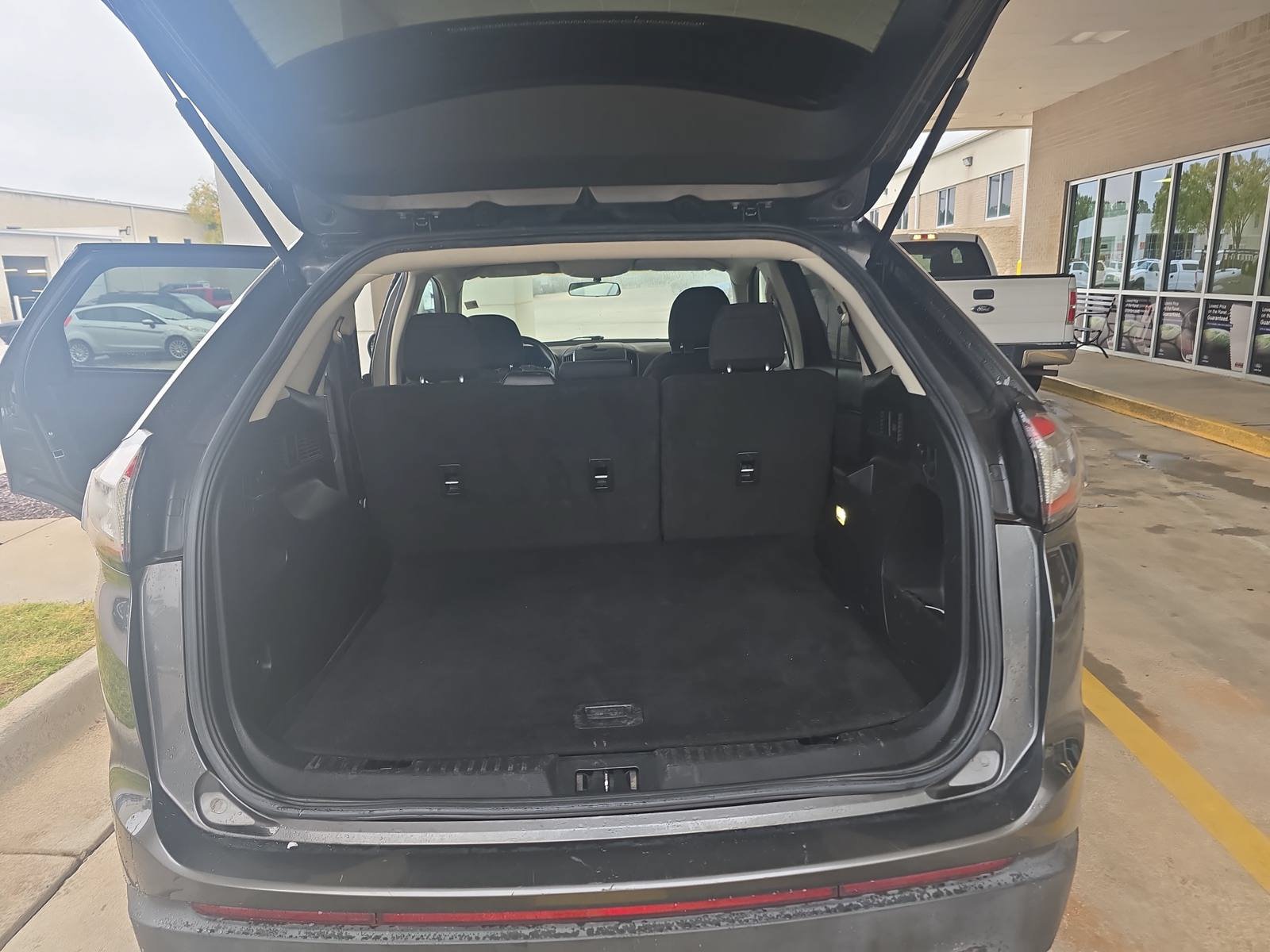 Used 2016 Ford Edge SE FWD image 13