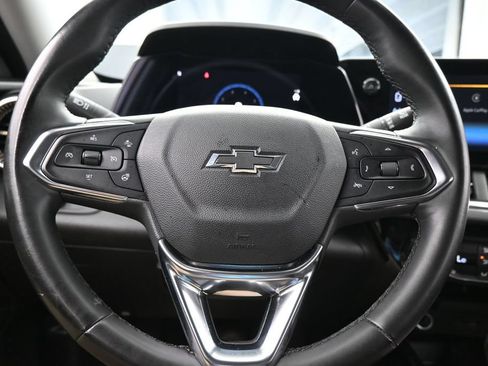 Used 2025 Chevrolet Trax ACTIV FWD image 24