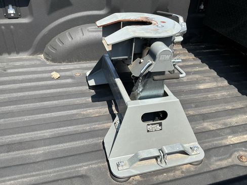 Used 2019 Ford F350 XLT w/ XLT Premium Package AWD/4WD image 9