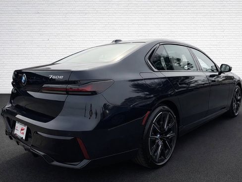 Used 2025 BMW 750e xDrive image 4