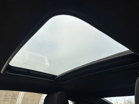 Used 2023 Chevrolet Camaro LT image 29