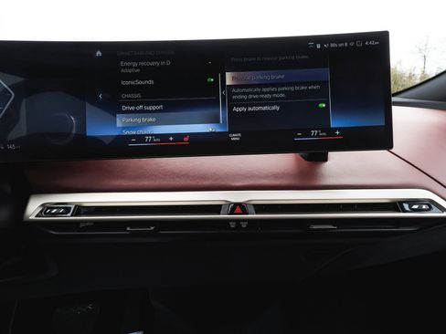 Used 2023 BMW iX xDrive50 w/ Premium Package image 23