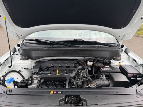 Used 2025 Hyundai Venue SEL FWD image 29