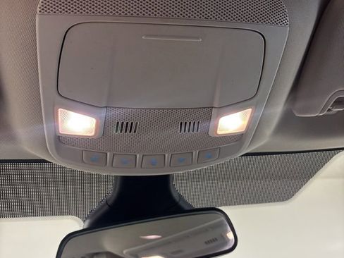 Used 2021 Ford Edge SE FWD image 13