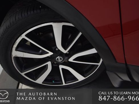 Used 2017 Nissan Rogue Sport SL w/ SL Premium Package image 34