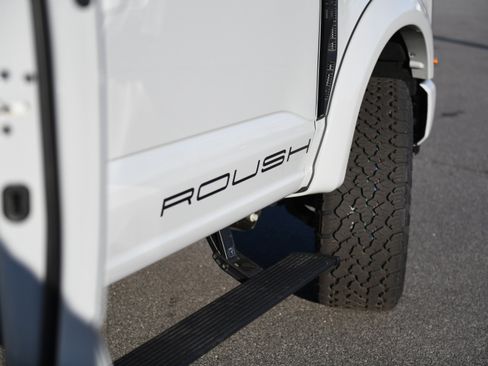 New 2026 Ford F250 Lariat w/ Black Appearance Package image 5