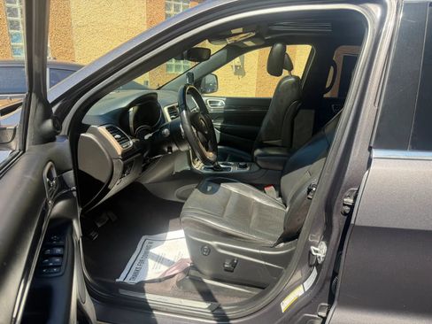 Used 2017 Jeep Grand Cherokee Overland AWD/4WD image 21