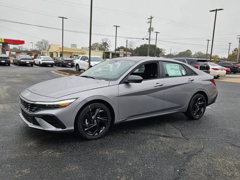New 2026 Hyundai Elantra Sport FWD image 3