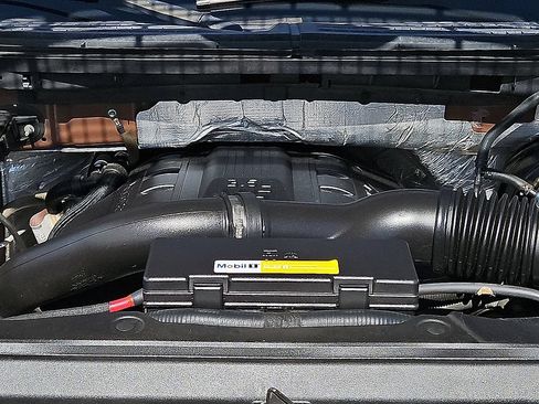Used 2011 Ford F150 Platinum RWD image 9