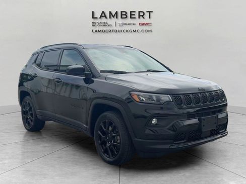 Used 2023 Jeep Compass Latitude w/ Convenience Group AWD/4WD image 7