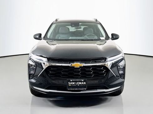 New 2026 Chevrolet Trax LT w/ Driver Confidence Package FWD image 2