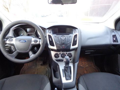 Used 2014 Ford Focus SE image 16