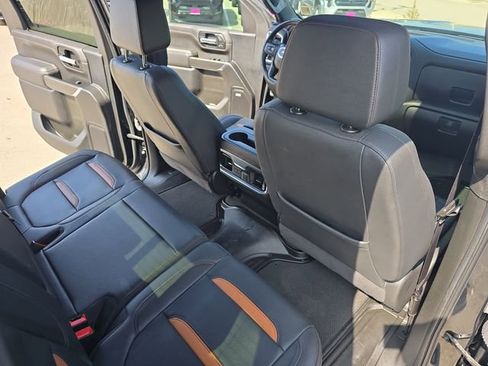 Used 2022 GMC Sierra 2500 AT4 w/ AT4 Preferred Package image 11
