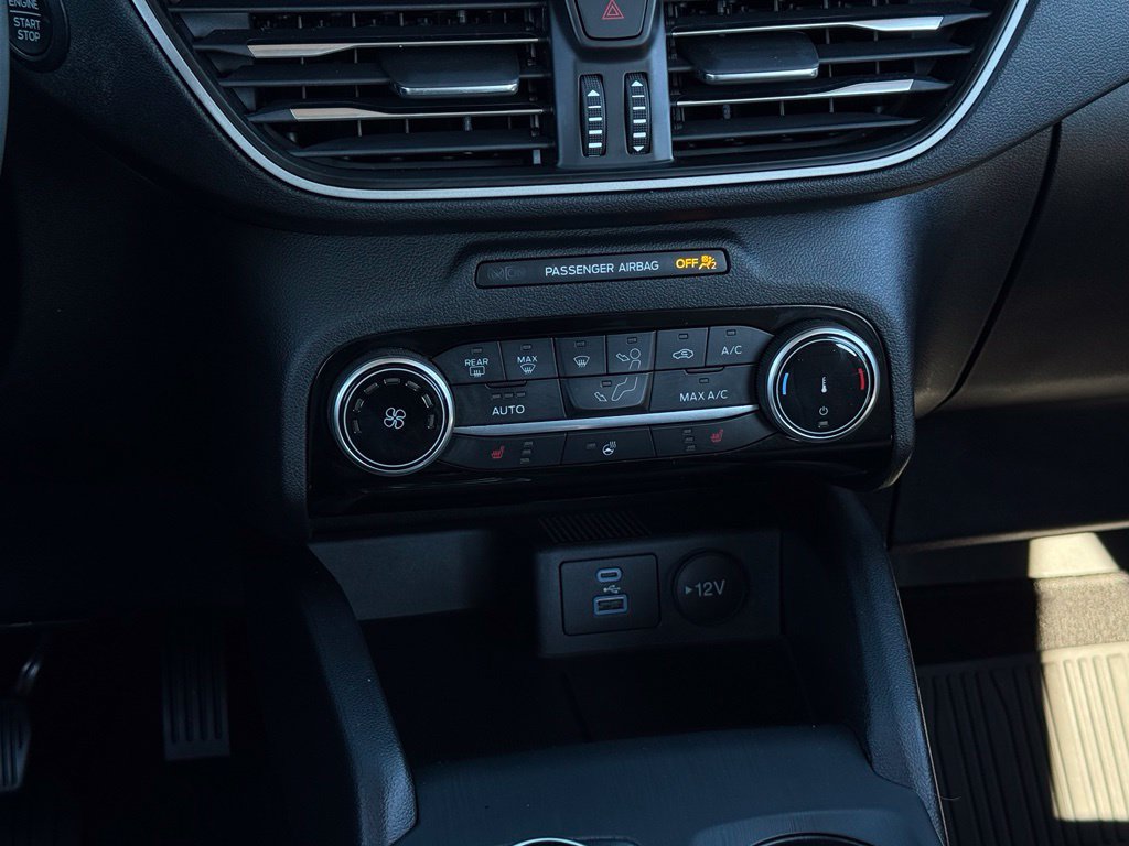 Used 2022 Ford Escape SE w/ Cold Weather Package FWD image 20