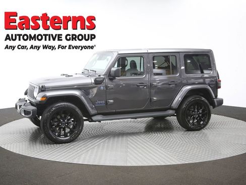 Used 2025 Jeep Wrangler Unlimited Sahara AWD/4WD image 54