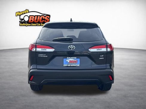Used 2025 Toyota Corolla Cross LE AWD/4WD image 4
