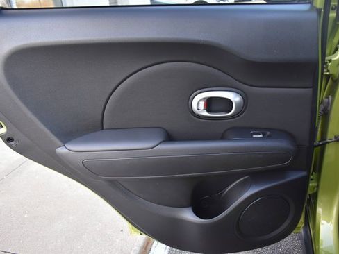 Used 2017 Kia Soul + image 28