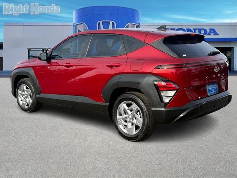 Used 2025 Hyundai Kona SE image 4