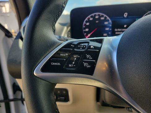 Certified 2025 Mercedes-Benz GLB 250 image 31