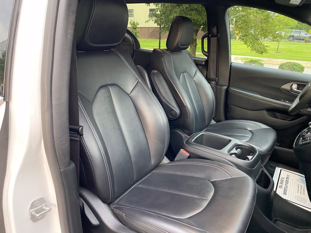 Used 2025 Chrysler Pacifica Select FWD image 28