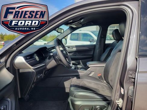 Used 2024 Jeep Grand Cherokee L Laredo AWD/4WD image 12