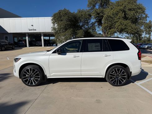 New 2026 Volvo XC90 B6 Ultra w/ Lounge Package AWD/4WD image 3