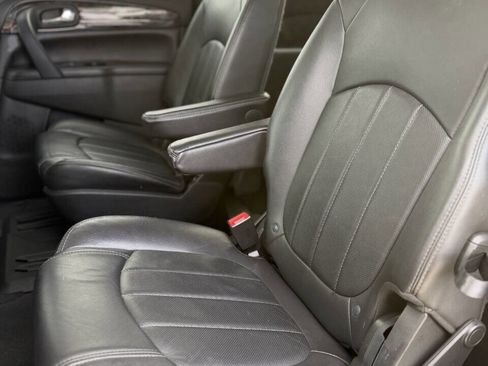 Used 2017 Buick Enclave Premium image 19