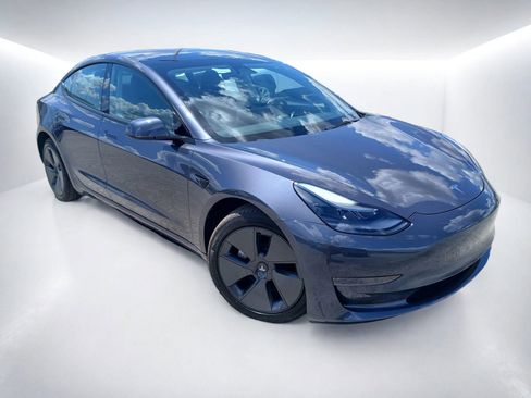 Used 2023 Tesla Model 3 Standard Range RWD image 2