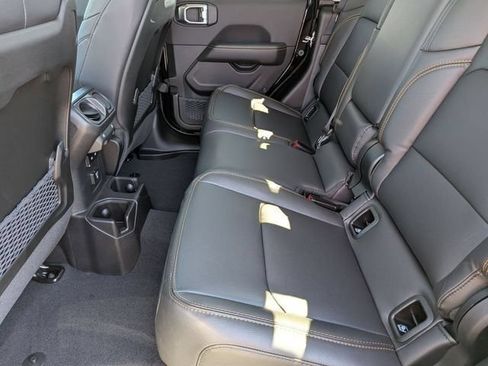 New 2026 Jeep Gladiator Sport AWD/4WD image 30