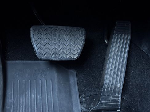 Used 2025 Toyota Highlander LE image 45