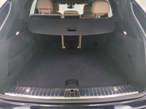 Certified 2023 Porsche Cayenne Platinum Edition image 10