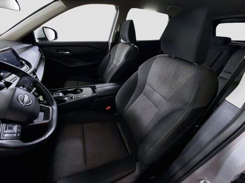 Used 2025 Nissan Rogue SV FWD image 13