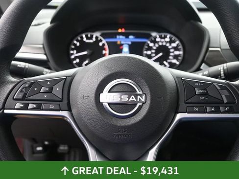 Used 2025 Nissan Altima 2.5 SV image 30