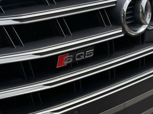 Used 2018 Audi SQ5 Prestige AWD/4WD image 12