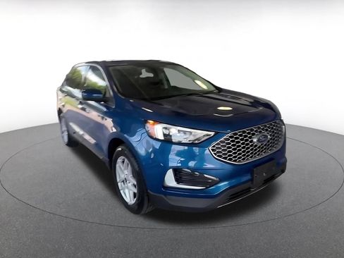 Used 2024 Ford Edge SEL AWD/4WD image 3