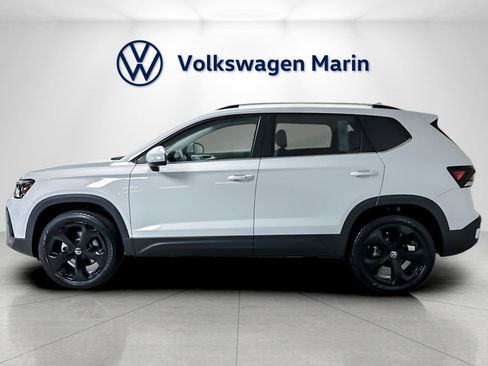 New 2026 Volkswagen Taos SEL image 2