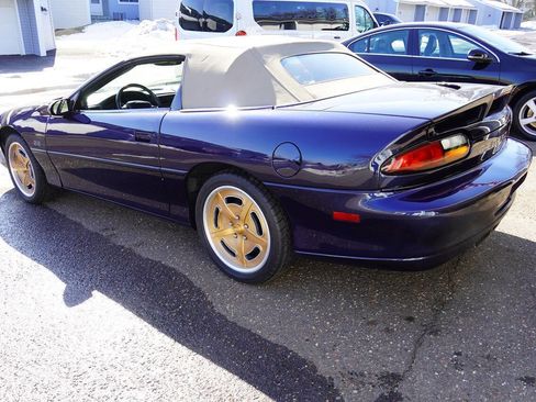 Used 2002 Chevrolet Camaro Z28 w/ SS Performance/Appearance Pkg image 7