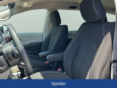 Used 2023 Chrysler Voyager LX FWD image 15