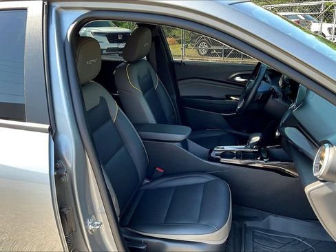 Used 2025 Chevrolet Trax ACTIV FWD image 16